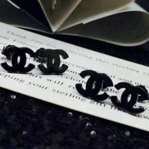 CHANEL レディース イヤリング シンプルな耳元オシャレを楽しめるアイテム シャネル コピー 通販 ブラック 日常っぽい 品質保証
