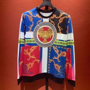 ヴェルサーチVERSACE プルオーバーパーカー オ2019年秋冬人気新作の速報 シャレな人に向けの秋冬新作