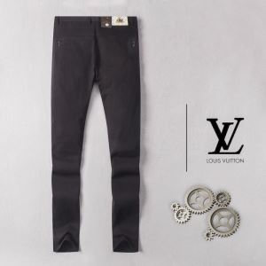 Louis Vuitton ジーンズ オフィス着こなしにぴったり ルイヴィトン 服 メンズ コピー ブラック 日常っぽい コーデ 最低価格