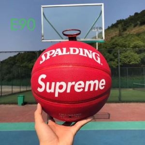 Supreme Spalding Basketball 2019年秋冬コレクションを展開中  バスケットボール