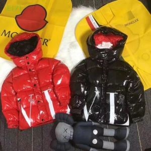 冬をおしゃれに飾る新作 モンクレール MONCLER 2019秋冬活躍人気定番新作 ダウンジャケット 2色可選 スタイリッシュなデザイン