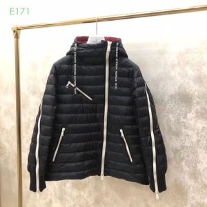 秋冬シーズンらしさが漂う モンクレール MONCLER ダウンジャケット メンズ ダウンジャケットスリーブジッパーからショルダーライン3色可選