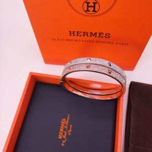 エルメス ブレスレット コピー スタイリッシュな印象のある人気新作 レディース HERMES シルバー カジュアル コーデ 最低価格