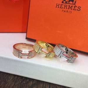 HERMES レディース リング 秋冬ファッションをおしゃれ...