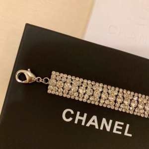 CHANEL ブレスレット 新作 印象深いなデザインで大人気...