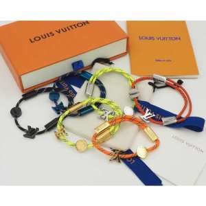 LOUIS VUITTON ルイ ヴィトン 通販 着こなしにトレンド感をプラス コピー 多色選択可 コーデ ロゴ カジュアル おしゃれ 安い