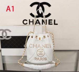 シャネル CHANEL 斜め掛けバッグ 3色可選 2019年...