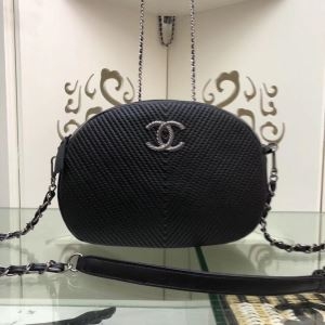 シャネル CHANEL 斜め掛けバッグ 国内入手困難2019...