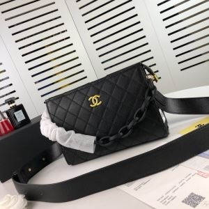 斜め掛けバッグ シャネル CHANEL 秋冬ヒット必至の新作...