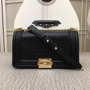 差をつける工夫をファッション秋季新作 シャネル CHANEL 斜め掛けバッグ 王道級2019秋冬新作発売