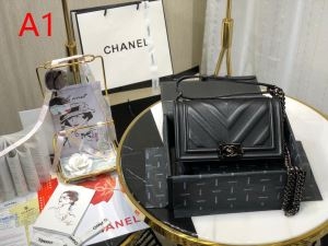 秋冬シーズンのための新作が揃う シャネル CHANEL 斜め...