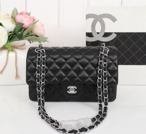 この秋冬新作もぜひ忘れずにチェック シャネル CHANEL ...