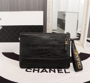 大満足の2019秋冬新作 ストレスを感じにくい極上の着心地 シャネル CHANEL ポーチ 4色可選