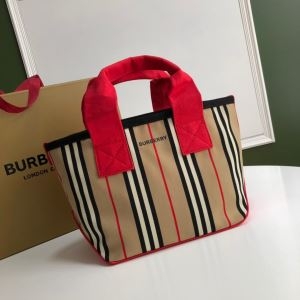 バーバリー BURBERRY ハンドバッグ 王道級2019秋冬新作発売 今年らしい秋冬新作は新しい姿を演出できる