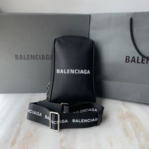 シンプルシックなコーデに最適 BALENCIAGA ショルダーバッグ バレンシアガ バッグ メンズ コピー ブラック デイリー 最高品質