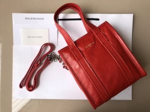 BALENCIAGA メンズ トートバッグ コーデにシンプルさをプラス 限定品 バレンシアガ バッグ 人気 コピー ３色選択可 日常 激安