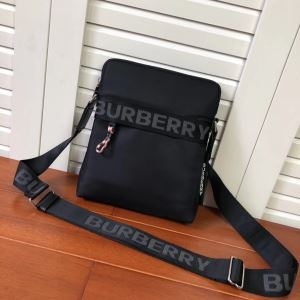 コーデに大人らしさをプラス バーバリー ショルダーバッグ メンズ Burberry スーパーコピー ブラック おしゃれ 安い 80096121