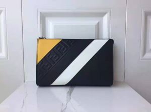 フェンディ メンズ クラッチバッグ 上品なおしゃれを楽しめるアイテム 2019秋冬 FENDI コピー ズッカ柄 ブランド セール