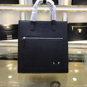 フェンディ トートバッグ メンズ 高級感を引き立てる限定品 2019新作 FENDI コピー ブラック おすすめ ブランド 最高品質