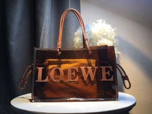 2019年秋冬コレクションを展開中 お手頃で人気上昇中秋冬新作 ロエベLoewe ハンドバッグ