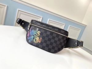 Louis Vuitton ウエストバッグ スタイリッシュに...