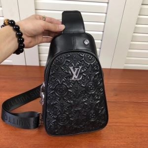 大人遊び心たっぷり限定品 Louis Vuitton ショル...