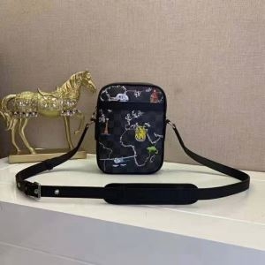 ルイヴィトン ショルダーバッグ メンズ 上品な大人シックを楽しめるモデル Louis Vuitton ダヌーヴ PM NM コピー 黒 最低価格