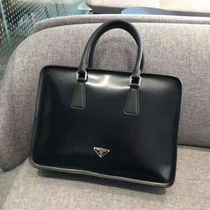 プラダ ビジネスバッグ メンズ デイリーコーデに上品さをプラス 2019限定 PRADA コピー ブラック コーヒー色 おすすめ VIP価格