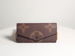 LOUIS VUITTON お手頃で人気上昇中秋冬新作 ルイ ヴィトン  秋冬の気分溢れるアイテム 財布/ウォレット 瞬く間に当店でも注目の人気秋冬新作