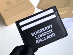 Burberry カードケース メンズ シックで遊び心溢れた...