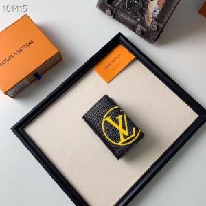 折りたたみ財布 メンズ ルイヴィトン デイリーのおしゃれ度を格上げ Louis Vuitton コピー 黒 ブランド 流行前線 激安 M67904