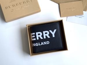 バーバリー 二つ折り財布 コピー トレンディに魅せるアイテム Burberry メンズ ブラック ロゴ入り ブランド 2019人気 品質保証