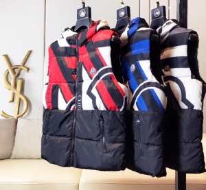 3色可選 MONCLER 秋のオシャレな鍵になる新作 モンク...