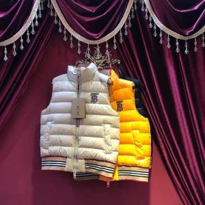 バーバリー Burberry ベスト デイリーおしゃれ度を高...