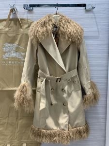 バーバリー ジャケット フェミニンに映るモデル Burberry Shearling Trim Cotton Gabardine Belted Trench Coat コピー お買い得