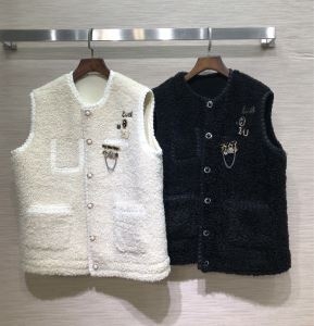 シャネル CHANEL この真冬の大問題に応える新作  2色...