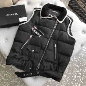 ダウンジャケット 独特のバランスになる今秋新作  シャネル 真冬こそ、ドレッシーなスタイルに挑戦 CHANEL 大満足の2019秋冬新作