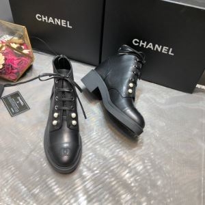 CHANEL 秋冬シーズンらしさが漂う  シャネル 秋先から...