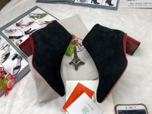 エルメス モード上級者は知っておきたい秋冬新作  HERMES 秋冬のトレンドが詰まった  レザーブーツ 秋の装いをフレッシュに彩ってくれる予感