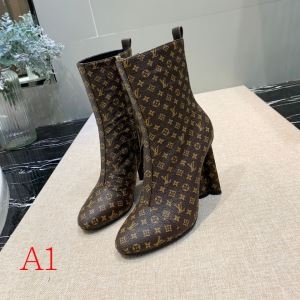 3色可選厳選された憧れの秋冬新品 ルイ ヴィトン LOUIS VUITTON 秋や冬先に活躍するアウター  レザーブーツ 肌寒い冬には手放せない一枚