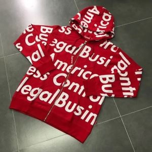 シュプリーム2019年秋冬コレクションを展開中  SUPREME パーカー 即完売となった人気秋冬新作