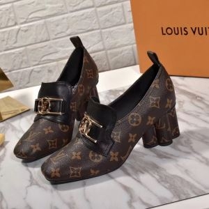 Louis Vuitton ブーツ レディース 気品ある着こなしに不可欠 ルイ ヴィトン 通販 コピー 限定品 ブラウン ユニーク 最低価格
