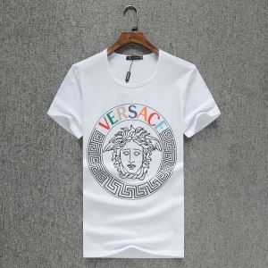 2色可選 手を出しやすいプライスも魅力  ヴェルサーチ VERSACE 2020年の新作アイテムは 半袖Tシャツ