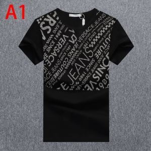 ヴェルサーチ3色可選 完売前に急いで  VERSACE 20S/S新作アイテム 半袖Tシャツ唯一無二と言える