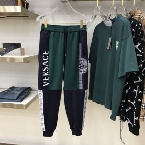 春夏コーデ2020   ヴェルサーチVERSACE 絶大な支...