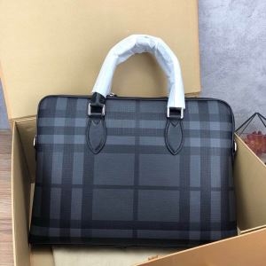 Burberry ビジネスバッグ 限定 日々のコーデに大活躍 バーバリー バッグ メンズ スーパーコピー ブランド ブラック 最高品質