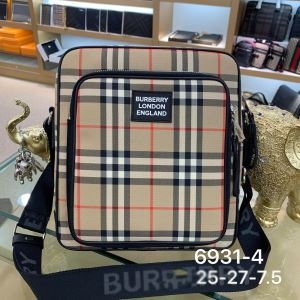 Burberry バーバリー ショルダーバッグ コピー 素敵な雰囲気を醸し出すモデル メンズ チェック柄 ロゴ 大容量 おすすめ 安い