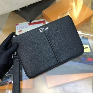 トレンド感たっぷり DIOR クラッチバッグ 通販 ディオール バッグ 新作 メンズ コピー ブラック ロゴ ストリート 最低価格