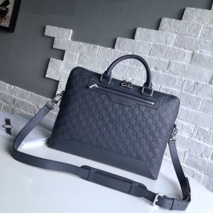 より素敵に格上げ ルイヴィトン ショルダーバッグ メンズ Louis Vuitton スーパーコピー カジュアル ブラック 限定品 セール