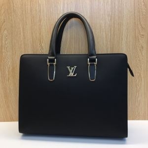 ルイヴィトン ビジネスバッグ おすすめ シックさで個性を光るモデル Louis Vuitton メンズ コピー ブラック 限定通販 セール